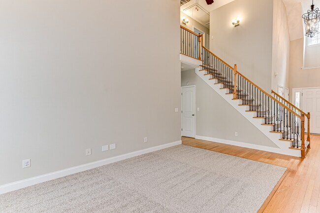 Building Photo - 4116 Chastain Dr