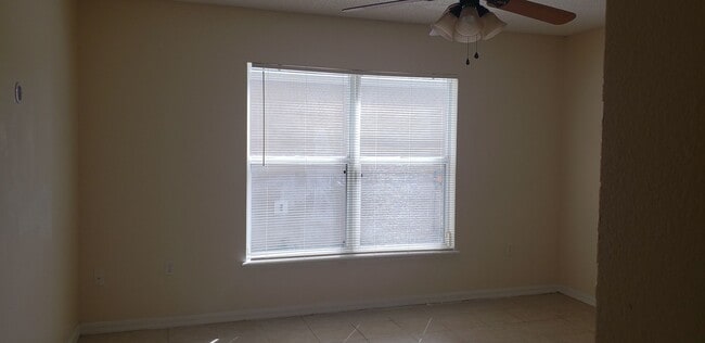 Building Photo - ~4/2.5~Curtis Ave~Groveland Lake Dot Landing~Big Corner Lots with lots a room!