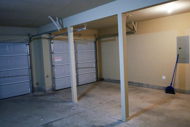 Building Photo - 10605 NW 17th St