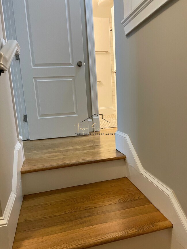 Building Photo - 26 Pembroke St