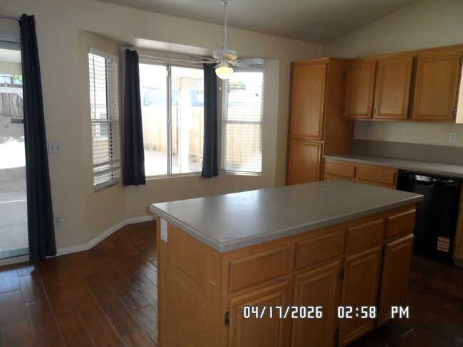 Building Photo - 3 Bedrooms, 2 Bathrooms, approx. 1392 sq. ft., 2 Car Garage, Covered Patio, Fenced, Play house,