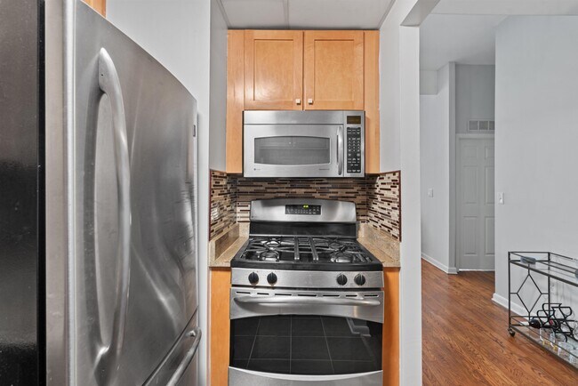 Building Photo - 187 Wayne St