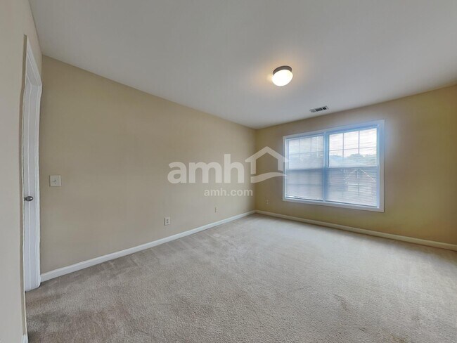 Building Photo - 2116 Benchmark Dr SW