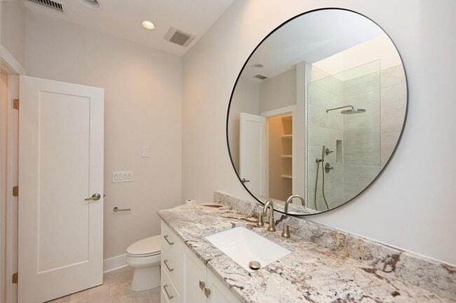 Building Photo - **PERFECTLY SITUATED TOWNHOME IN GREEN HIL...