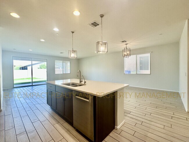 Building Photo - 7201 S Via Gaucho Viejo