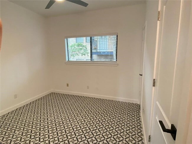 Building Photo - 2605 Enfield Rd