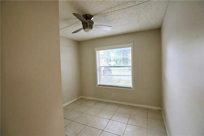 Building Photo - 9835 Three Lakes Cir