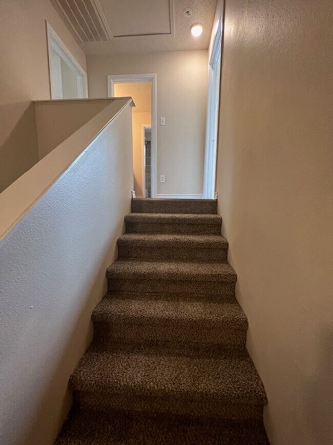 Building Photo - 101/103 Hughson Court