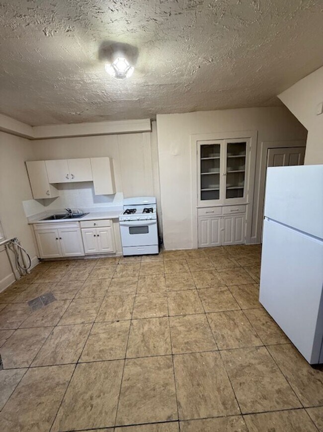 Building Photo - 205-207 West Oregon Street