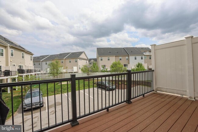 Building Photo - 7954 Blue Stream Dr