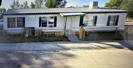 Building Photo - This charming trailer has been lovingly up...