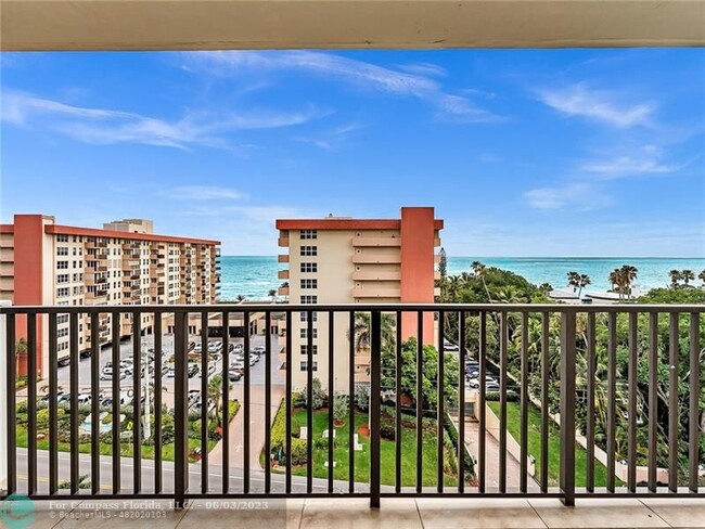 Building Photo - 1150 Hillsboro Mile-