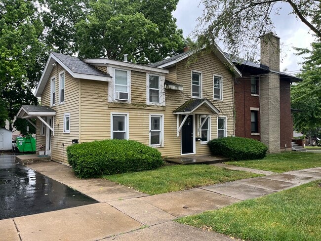 Building Photo - 309 Walnut Ave