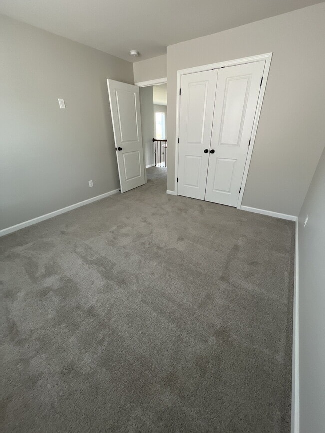 Building Photo - "Charming 4-Bed High Point Home with Granite Elegance & Cozy Fireplace!"