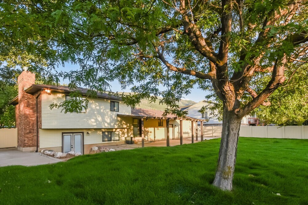 Building Photo - 8017 S 2100 E