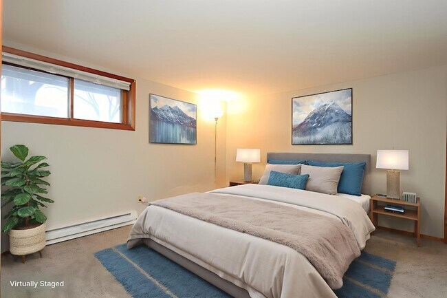 Building Photo - 322 Maple Dr