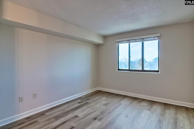 Building Photo - 1825 St Julian Pl