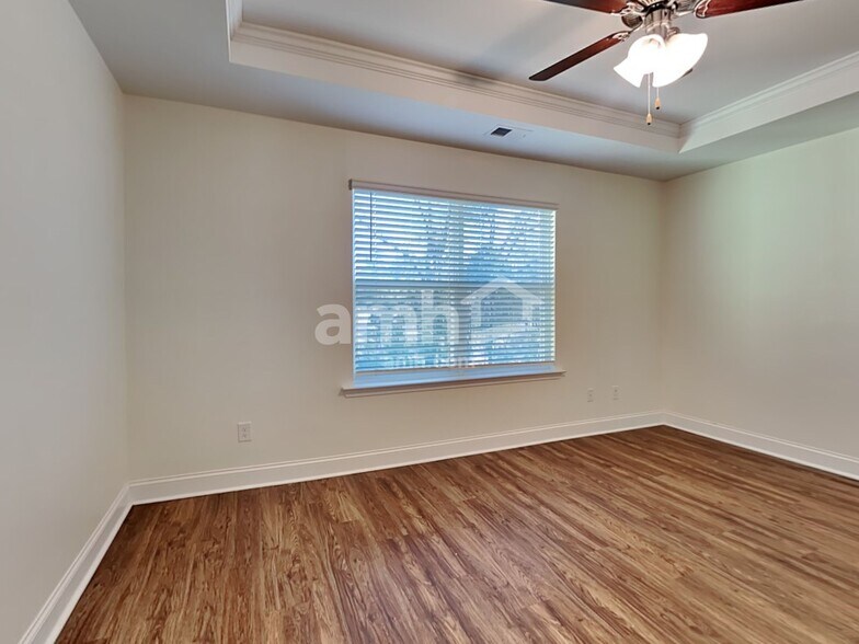 Building Photo - 1821 Produce Ln