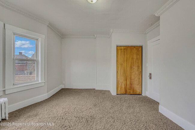 Building Photo - 613 Harrison Ave