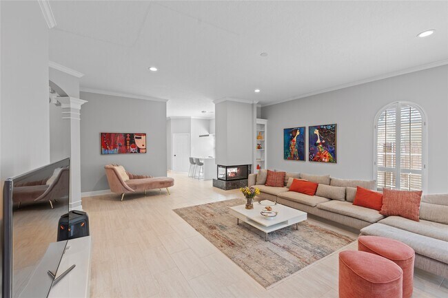 Building Photo - 14215 Scarborough Fair St