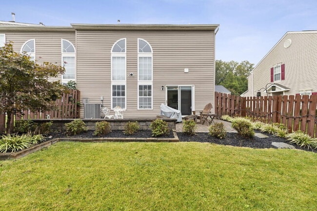 Building Photo - 212 Merlin Dr