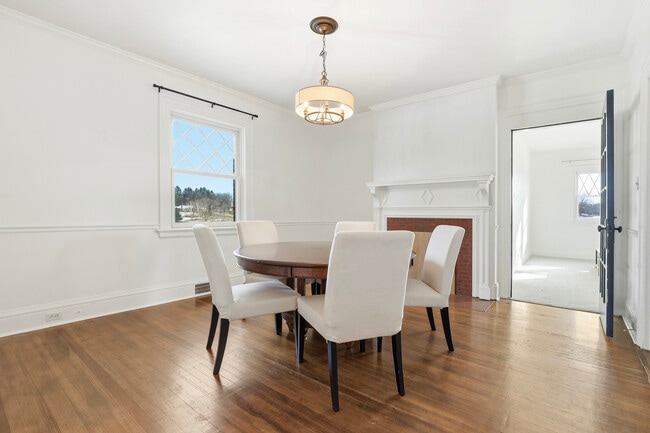 Building Photo - 1 Fox Hill Dr