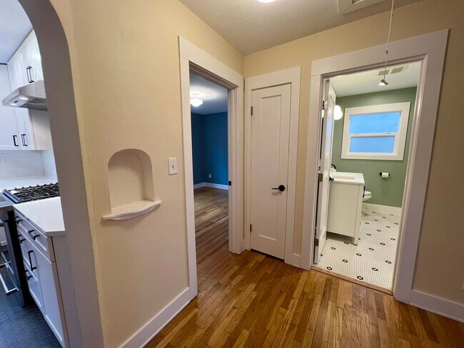 Building Photo - PENDING APPLICATION; Charming 2 BD + Studio (Water Included)