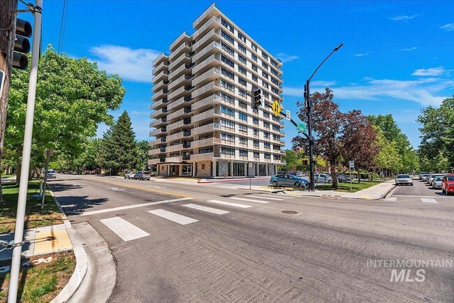 Primary Photo - 200 N 3rd St