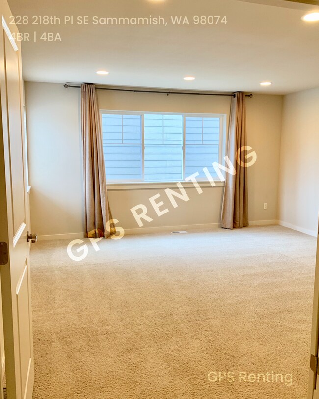 Building Photo - Available Now! Spacious 4BR Home in Pine M...