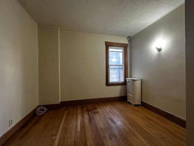 Building Photo - 138 Kensington Ave