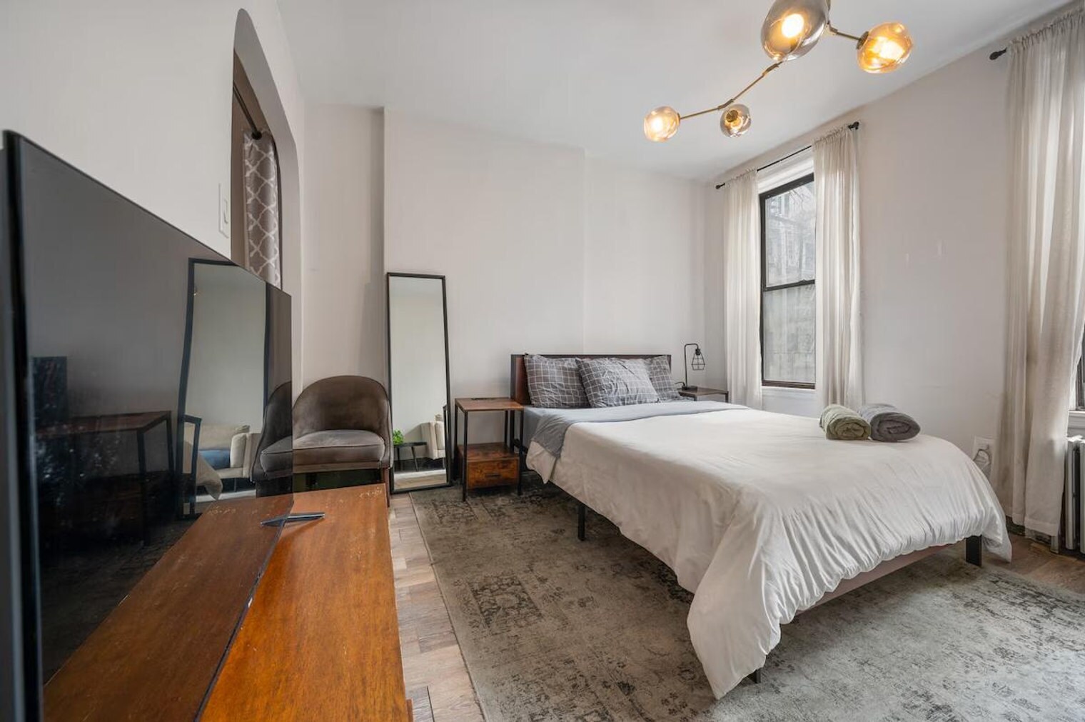 Building Photo - 330 E 61st St