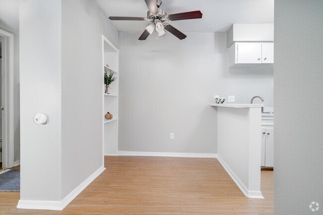 Building Photo - Greenbrier Apartments