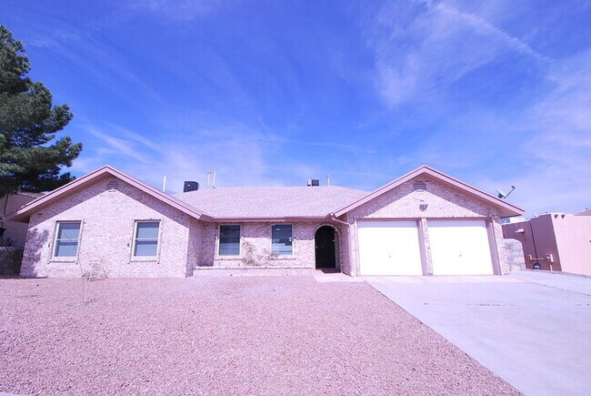Building Photo - Single Family Home