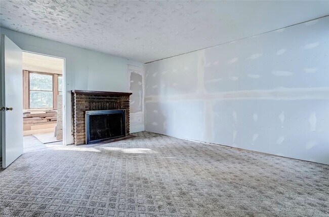 Building Photo - 958 Manitou Rd