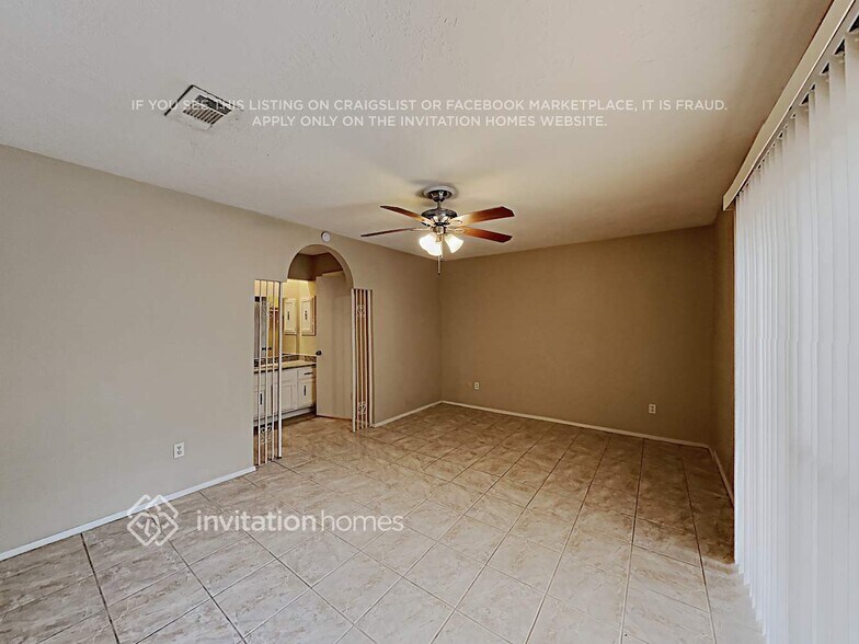 Building Photo - 22610 Meadowgate Dr
