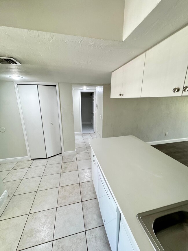 Building Photo - 803 Palm Beach Trace Dr