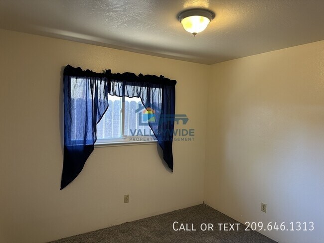 Building Photo - 1321 Woodside Dr