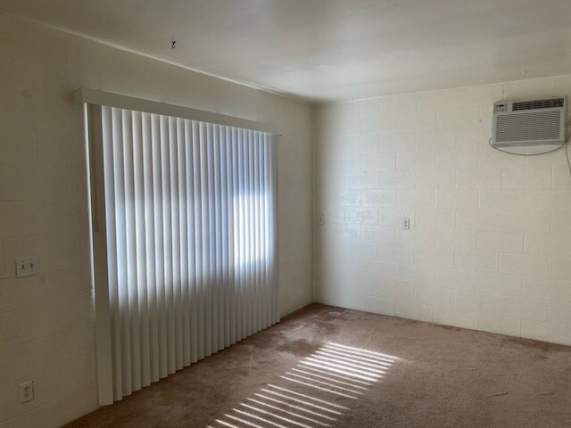 Building Photo - 1744 E Hedrick Dr