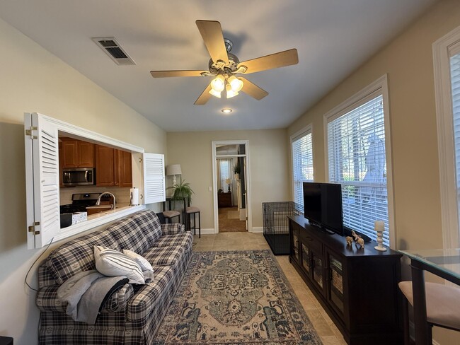 Building Photo - 4410 Windlake Dr