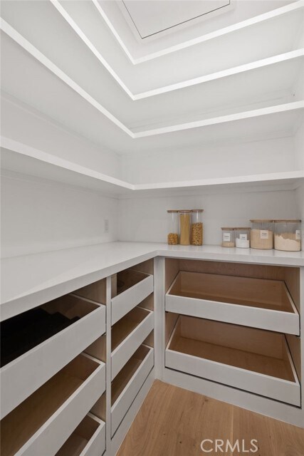 Building Photo - 807 N Paulina Ave