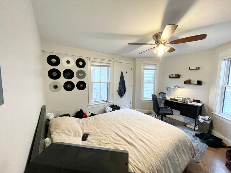 Building Photo - 800 Parker St