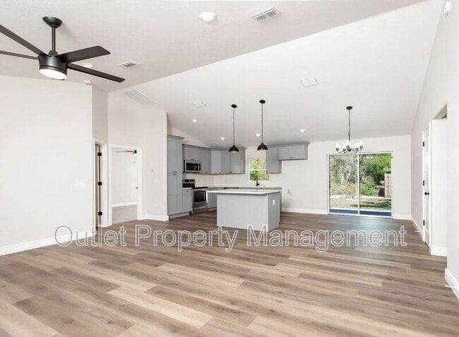 Building Photo - 52 Azalea Dr