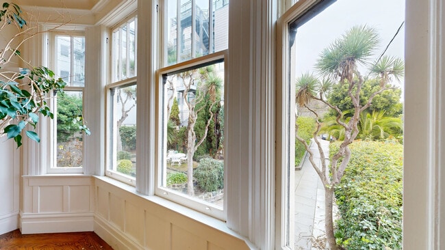 Building Photo - 941 Lombard St