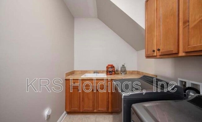 Building Photo - 159 Sanford Ferry Ct