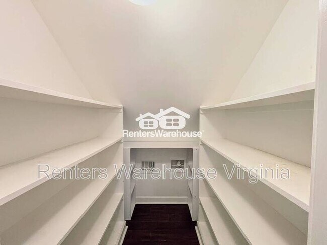 Building Photo - 446 Blue Beech Way