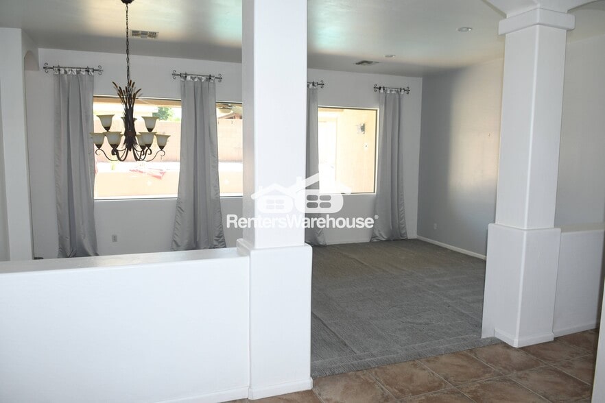 Building Photo - 6027 N 133rd Dr