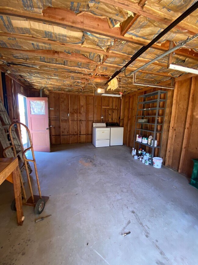 Building Photo - 338 Henrietta Ave