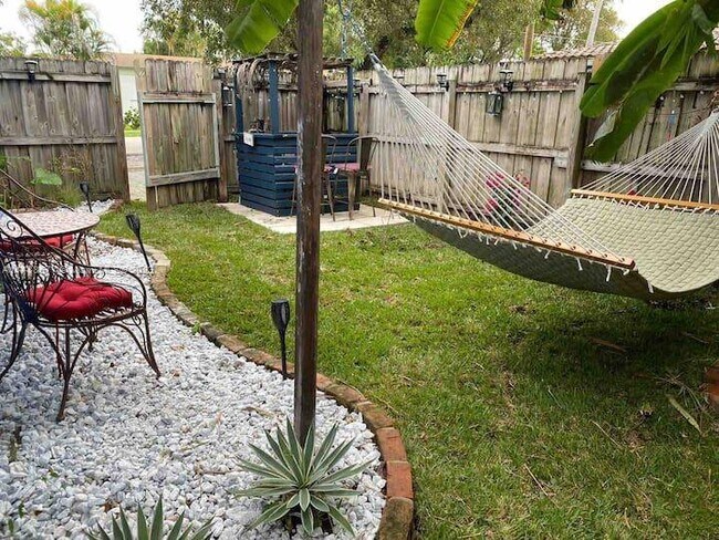 Building Photo - 1516 S 17th Ave