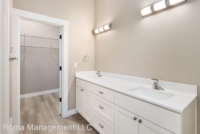 Building Photo - 425 W Lake Samish Dr