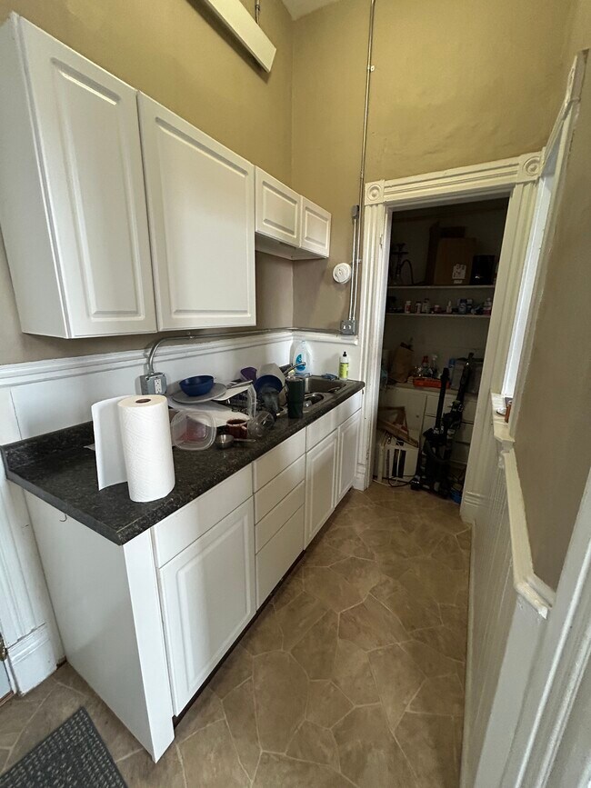 Building Photo - 329 N Riverfront Dr